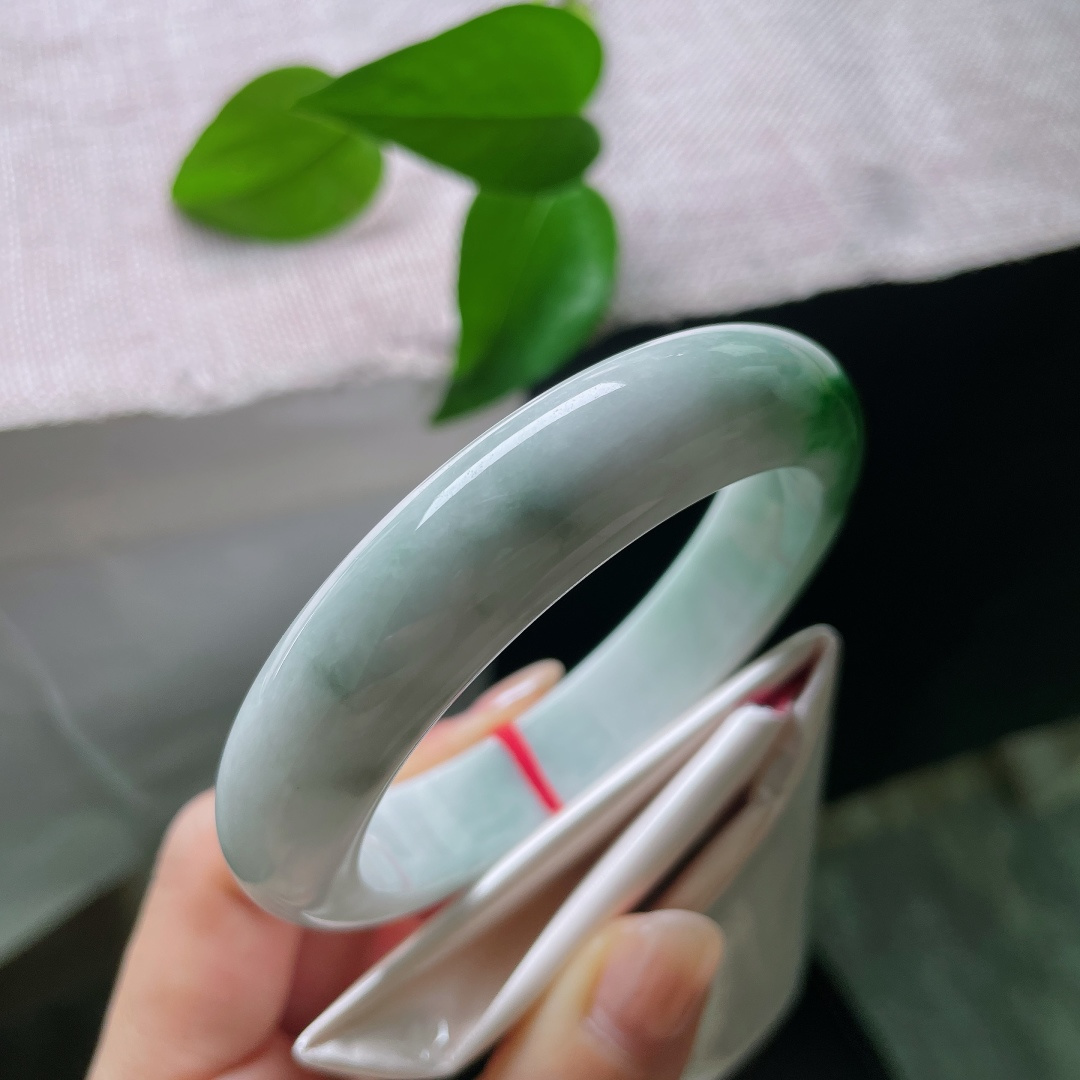 飘绿正圈，贵气，优雅，甜美，一点皮纹，点翠千金，ss57979a