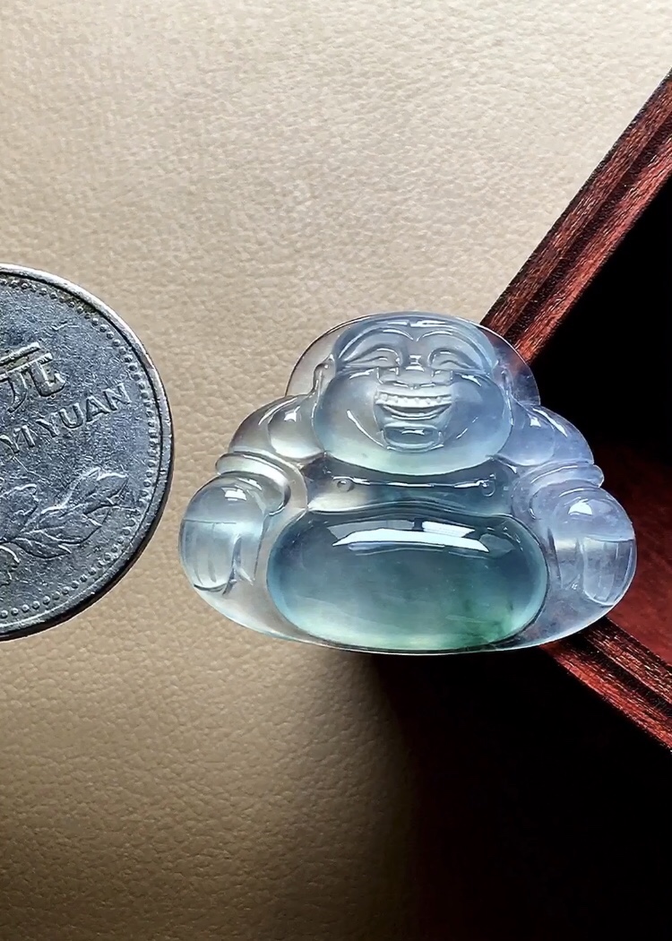 玻璃种飘彩佛公，飘彩灵动漂亮，种老起胶，底子荧润，无裂，尺寸22.8*29.5*4.8