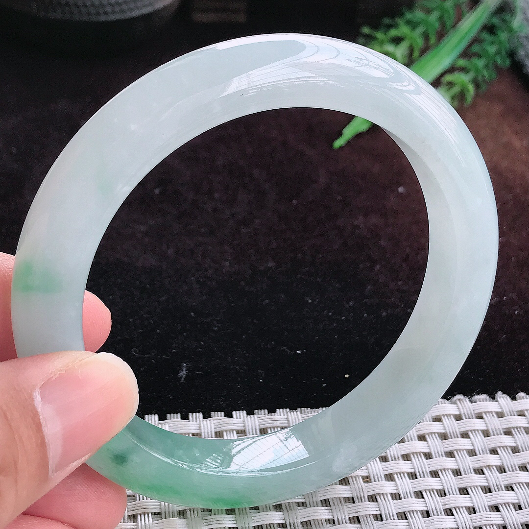 实拍A货翡翠60.5/11.5/9.5大圈口老坑冰润起胶飘绿手镯宽边玉镯平安镯