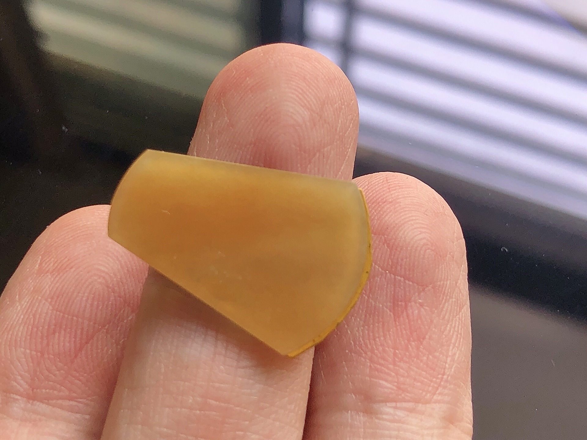 ️ 黄翡平安牌，色泽极美，通透水润，玉质细腻，夺目迷人，镶嵌效果，品相，无裂，尺寸23*16.3*2