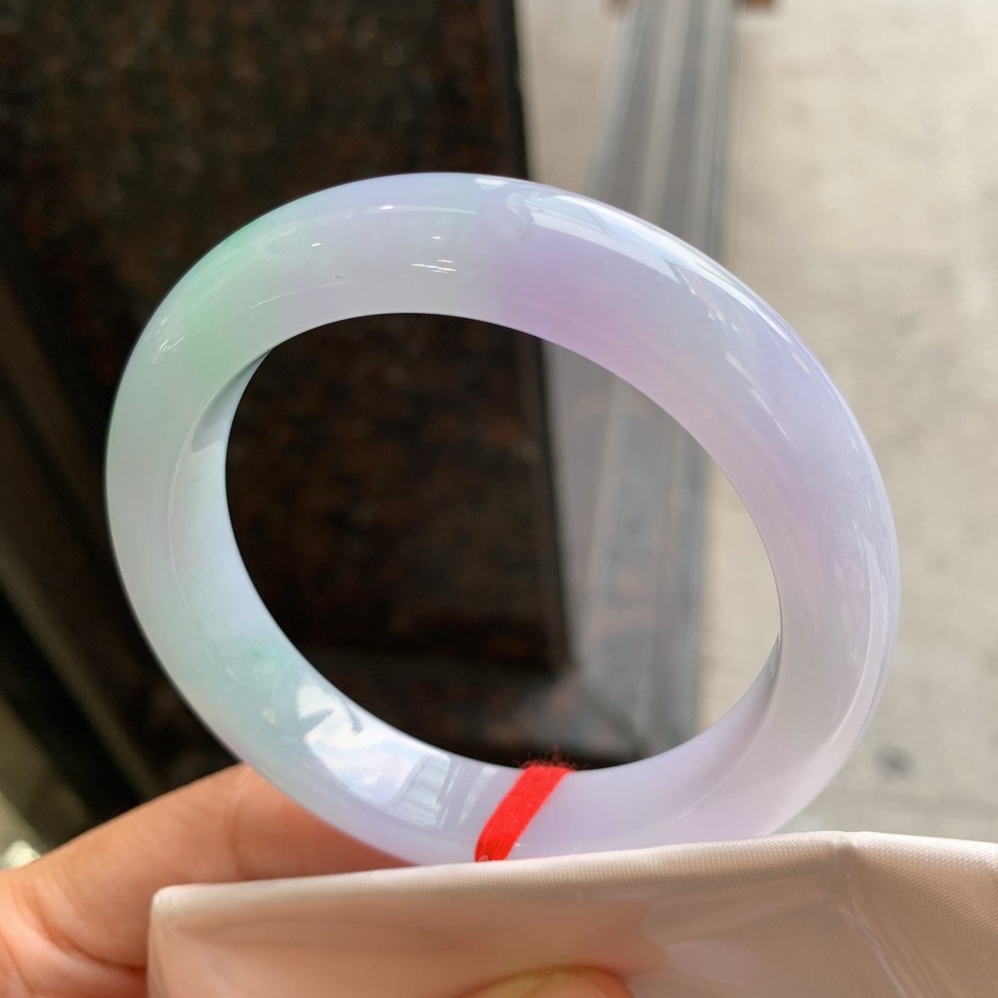 正圈春彩，无裂，细腻