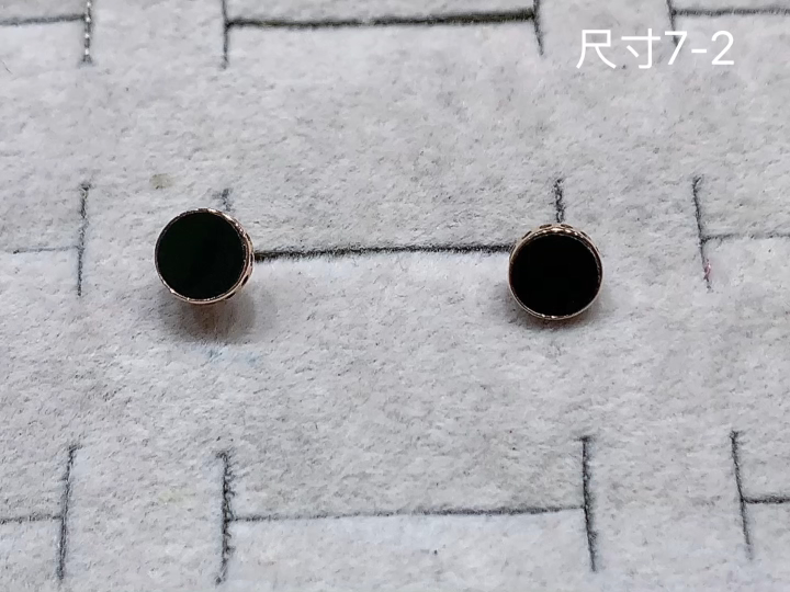 ️18K 墨翠圆无事牌耳钉 无裂,尺寸，7-2