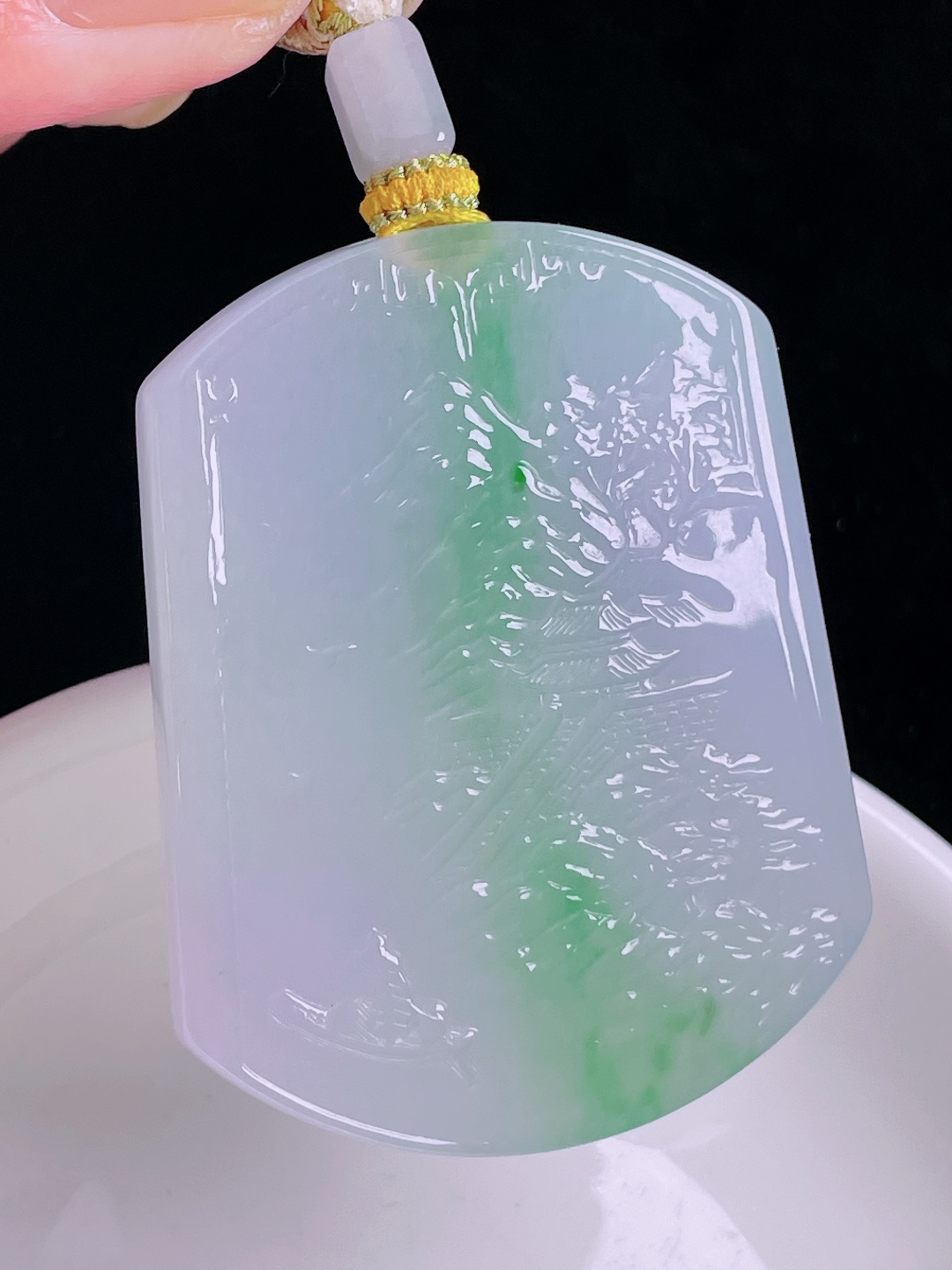 冰绿山水牌，老种起光，细底通透，尺寸：53.5/42.2/5.4mm0905