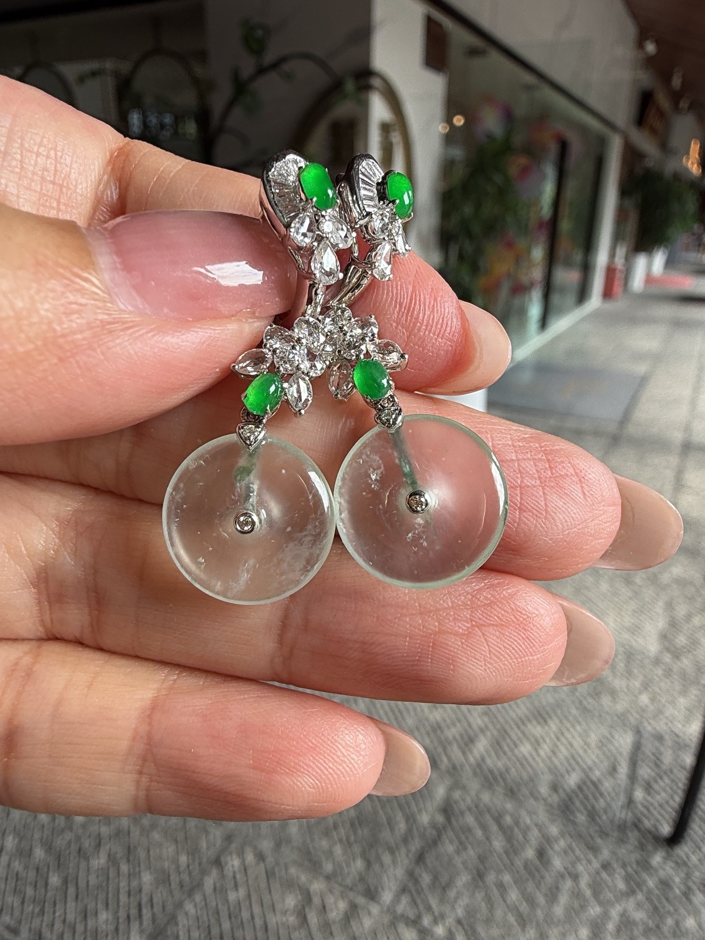 天然翡翠玻璃种平安扣耳坠，玻璃种，玉质透澈，莹润迷人，起光起胶，18K金镶嵌，无裂