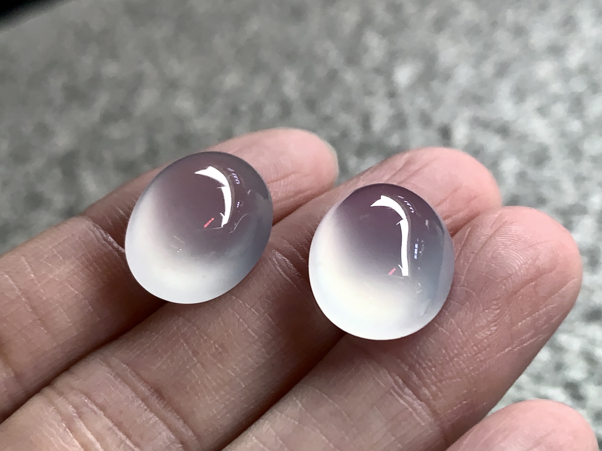 ️ 冰种蛋面一对，尺寸：16.7×13×7.7 / 16×13.3×8.6，温润如玉，雅韵天成
