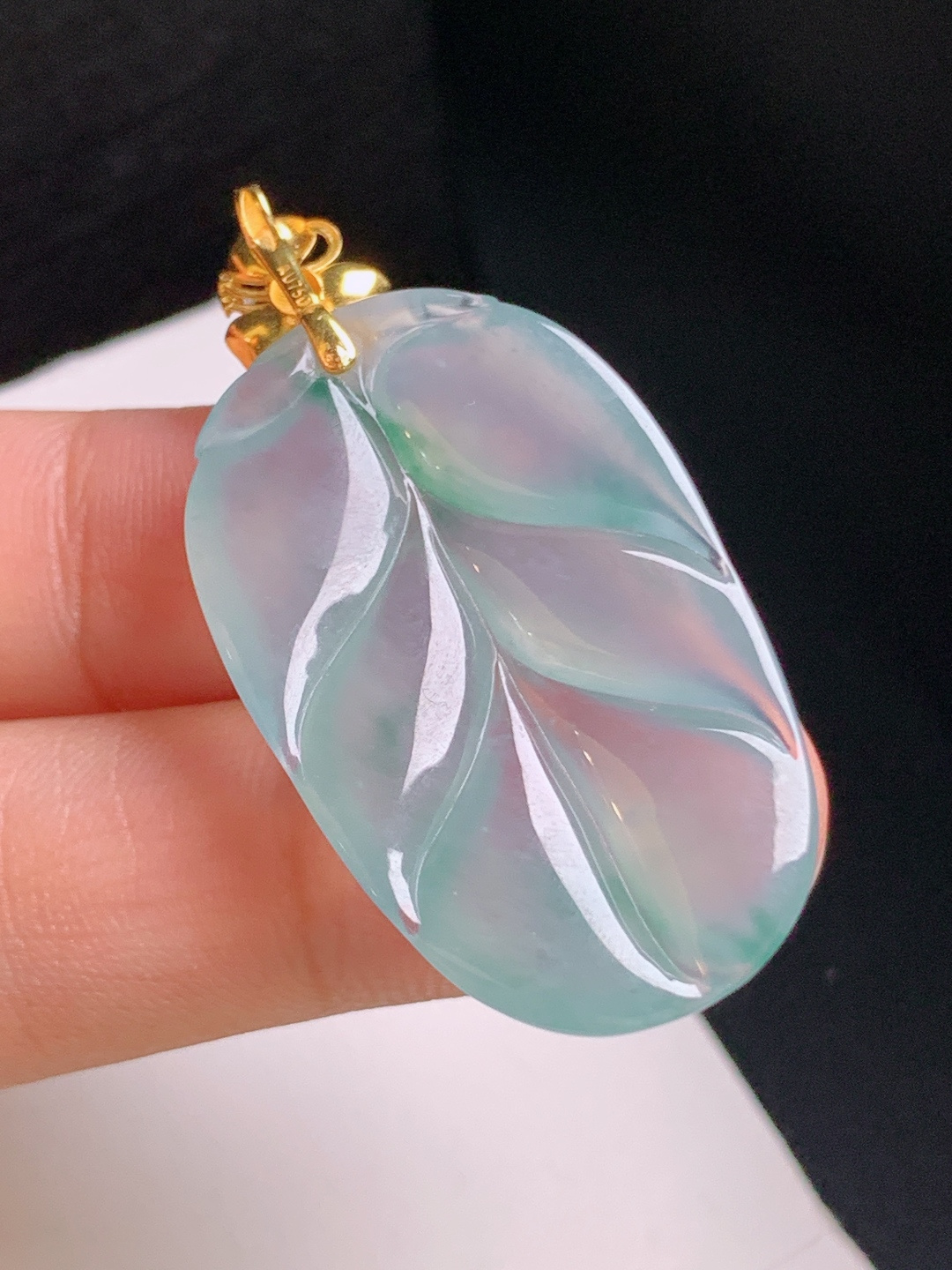 冰种飘花树叶吊坠，荧光四射，花色飘逸，大业有成，530904