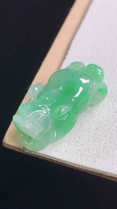 ️冰绿貔貅，无裂，尺寸:24.9-11.8-9.9mm 23