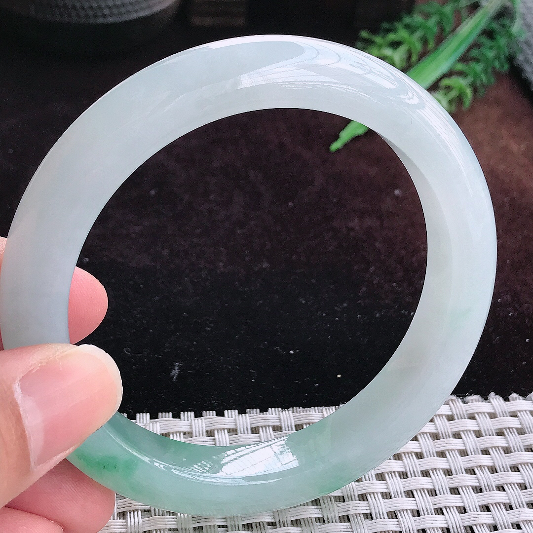 实拍A货翡翠60.5/11.5/9.5大圈口老坑冰润起胶飘绿手镯宽边玉镯平安镯
