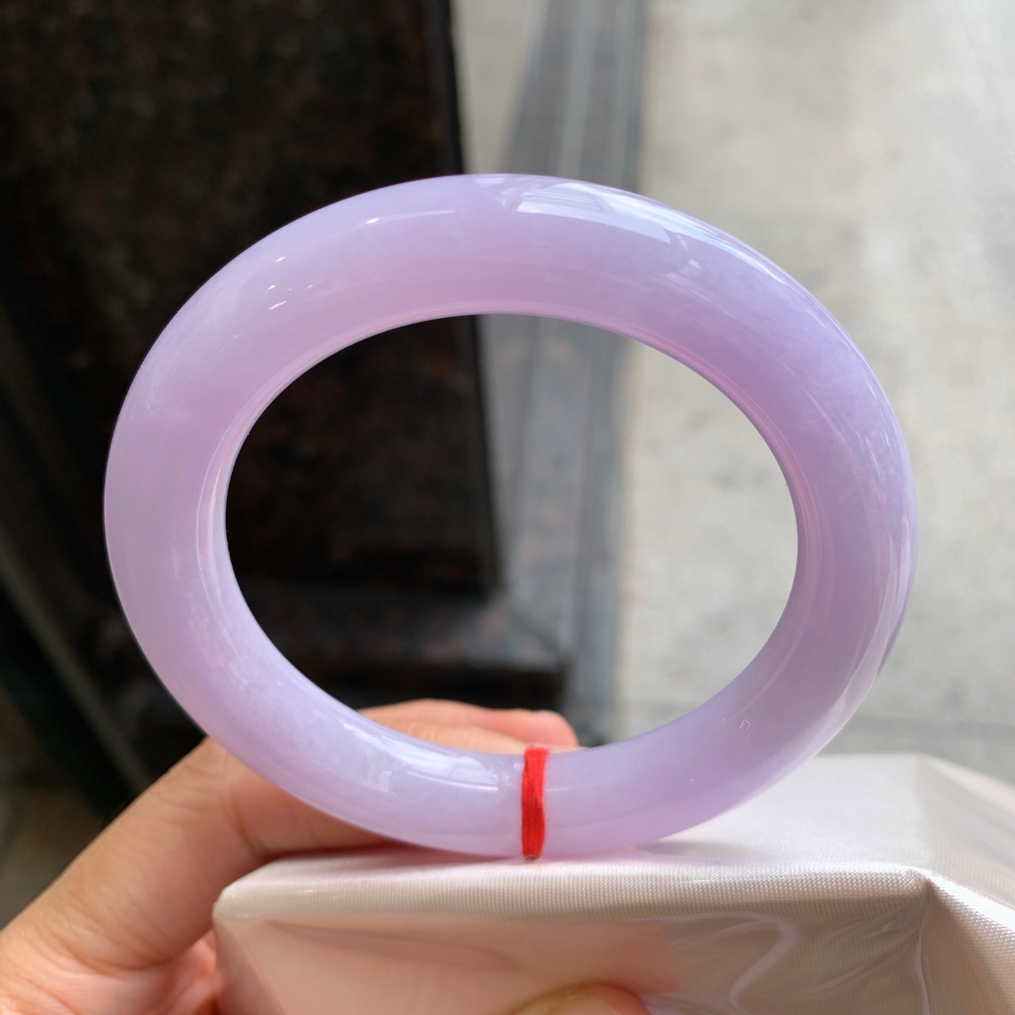 圆条粉紫 微纹 尺寸：56.1/12.1 见光不失