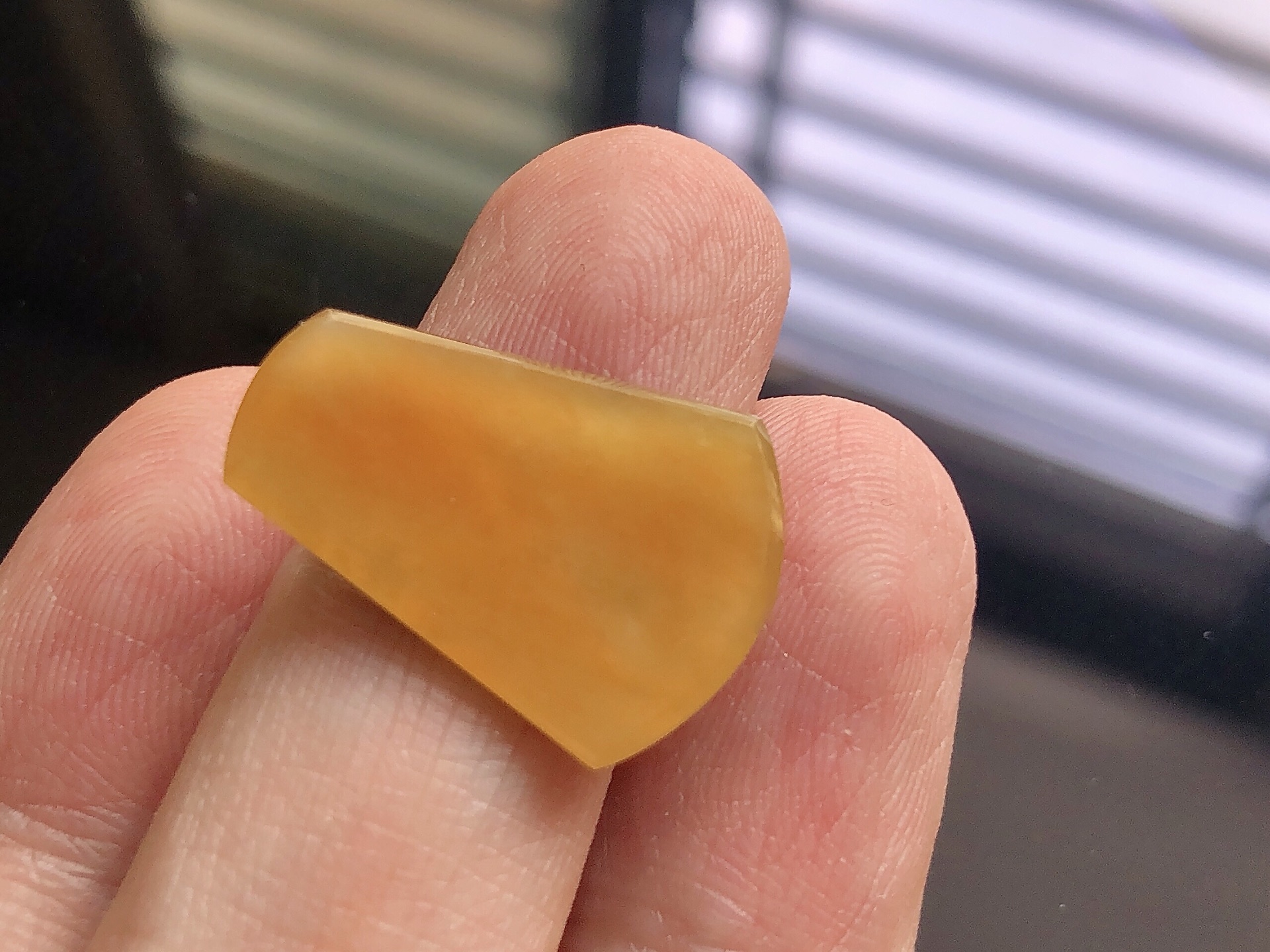 ️ 黄翡平安牌，色泽极美，通透水润，玉质细腻，夺目迷人，镶嵌效果，品相，无裂，尺寸23*16.3*2
