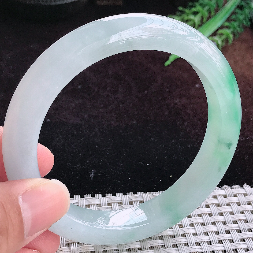 实拍A货翡翠60.5/11.5/9.5大圈口老坑冰润起胶飘绿手镯宽边玉镯平安镯