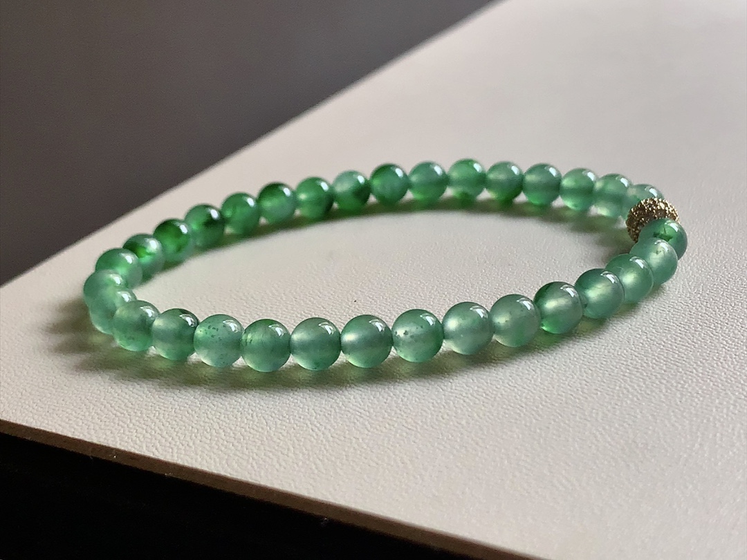️ 冰种绿花珠串 色泽青翠漂亮，种水，尺寸5.4