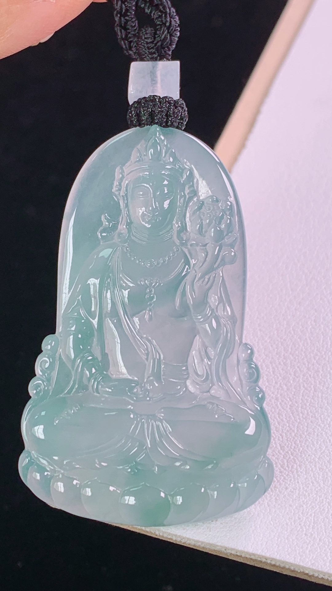 ️冰蓝大势至菩萨，色泽清新，水润清爽，无裂，尺寸:51.1-33.0-5.0mm 3