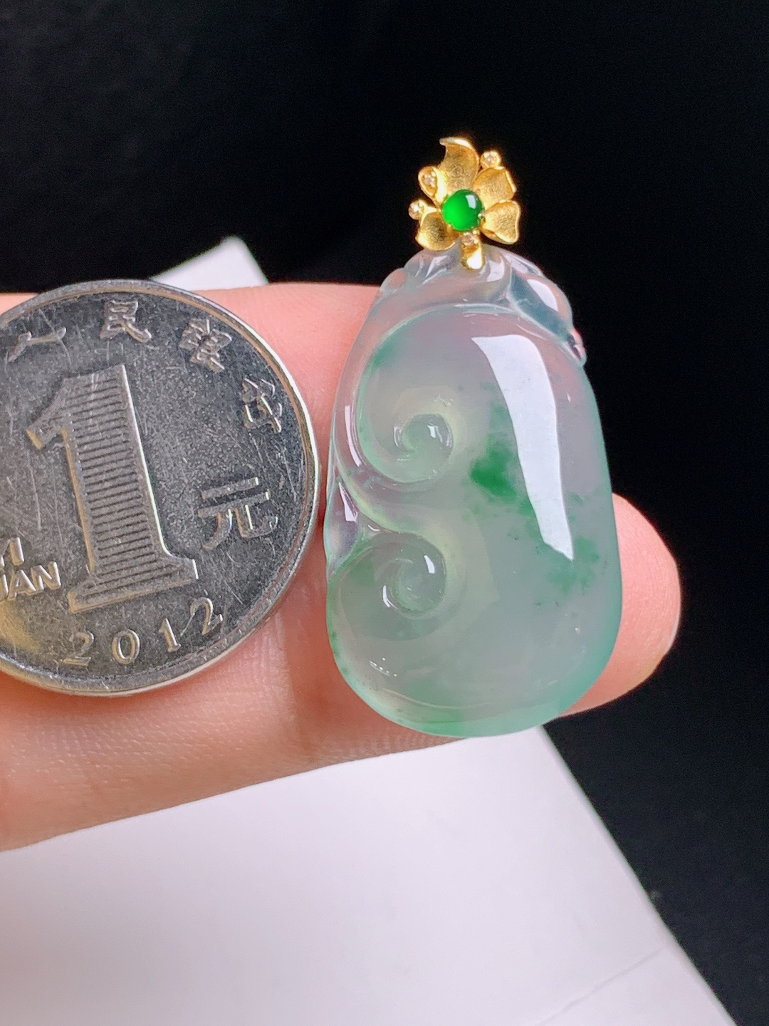 冰飘花如意吊坠，冰润起光，花色俏美，称心如意，530901