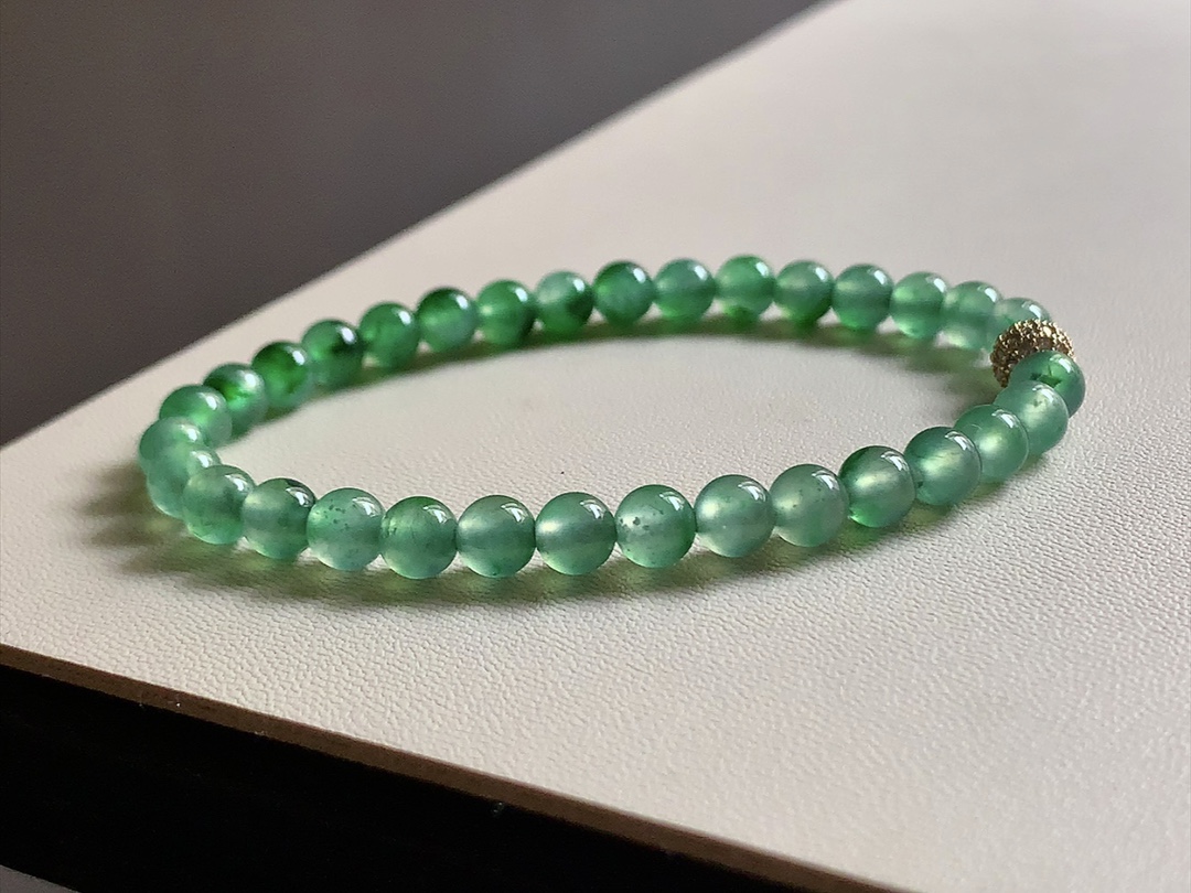 ️ 冰种绿花珠串 色泽青翠漂亮，种水，尺寸5.4