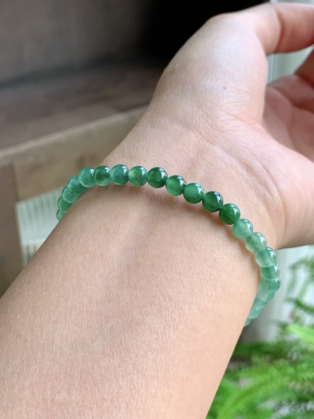 珠子冰飘绿花手串圆珠子手串,说明性比高飘花,尺寸5.2mm,重量9克