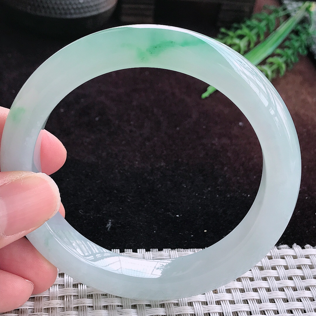 实拍A货翡翠60.5/11.5/9.5大圈口老坑冰润起胶飘绿手镯宽边玉镯平安镯