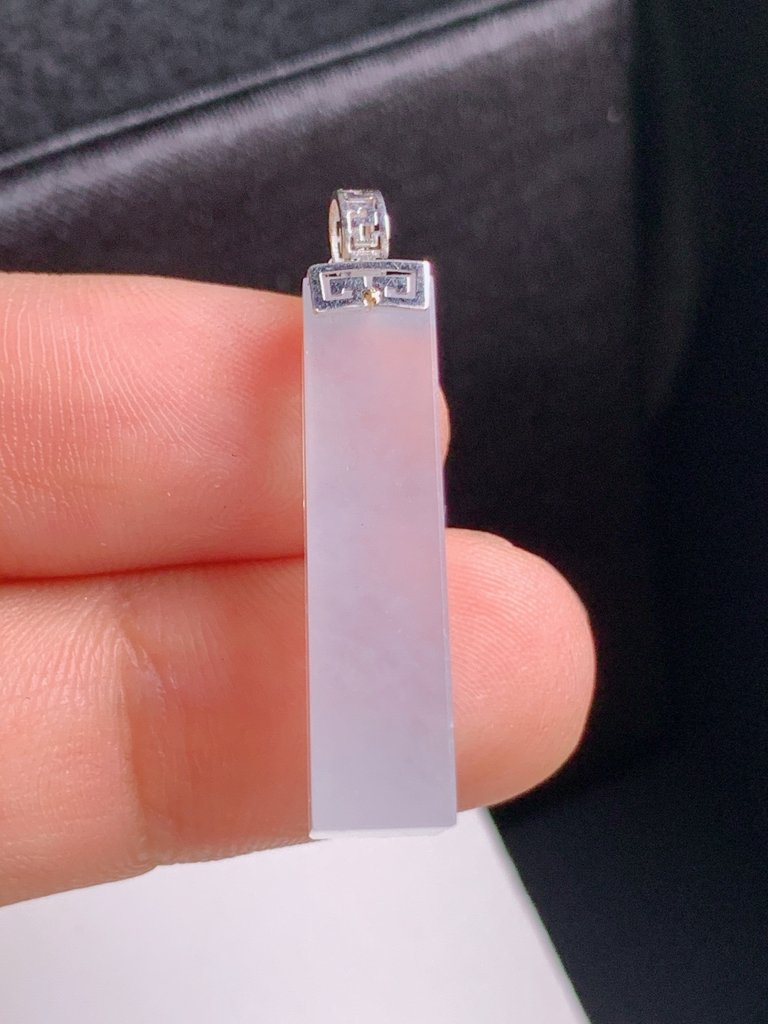 冰种无事牌吊坠，底色清雅，种老起胶，平安顺遂，4222