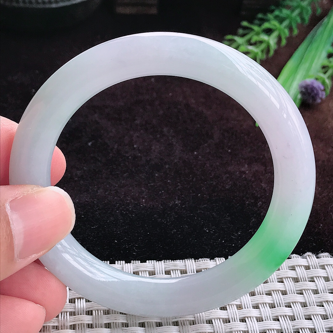 实拍A货翡翠51.5/9.2老坑冰润起胶飘阳绿圆条手镯翡翠玉镯平安镯