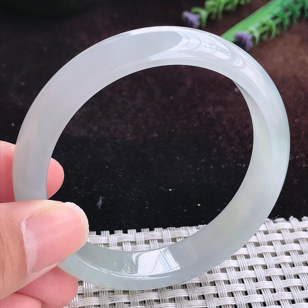 实拍A货翡翠58.5/13.2/7.6老坑冰纯起胶冰晴手镯宽边玉镯平安镯