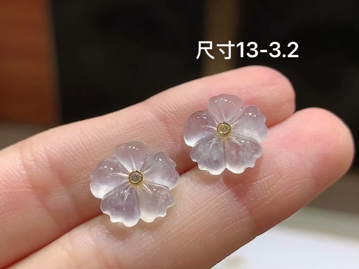 冰种花朵耳钉,无裂,尺寸13-3.2