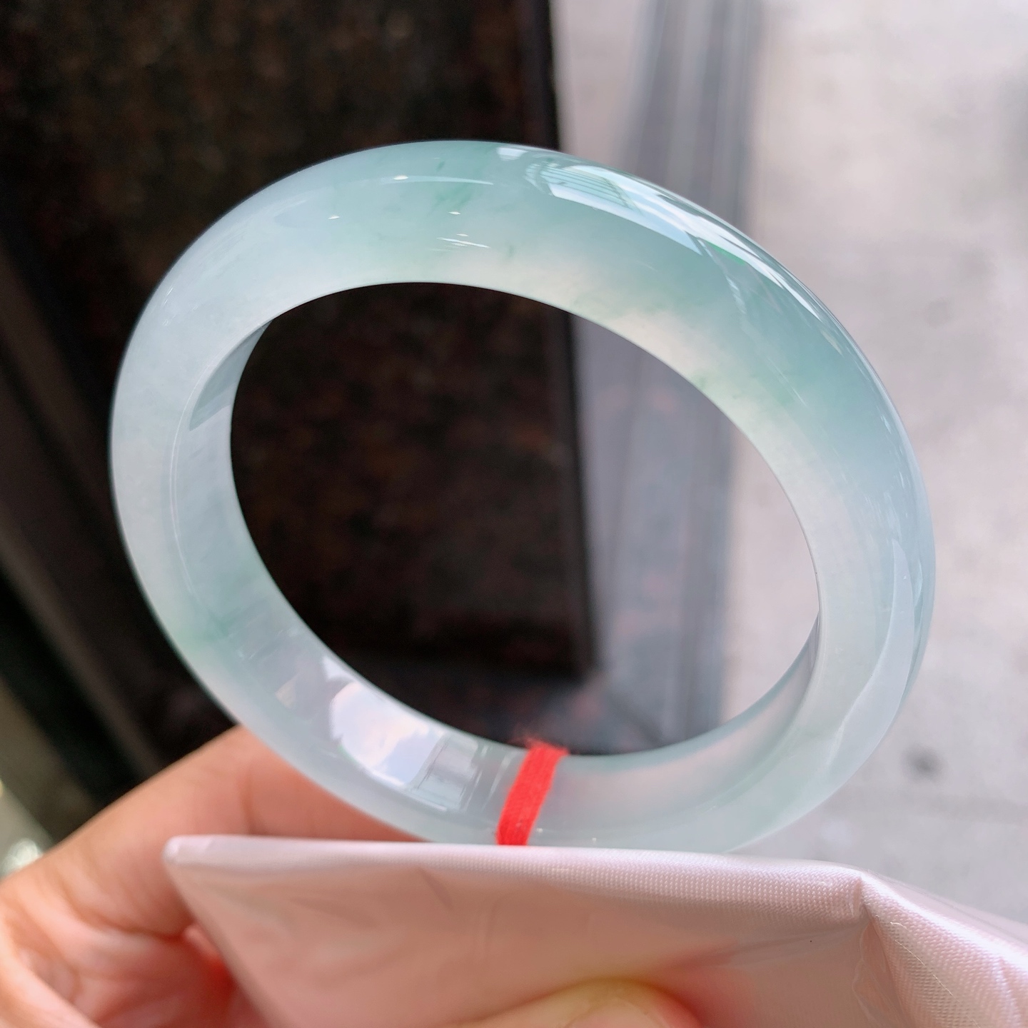 正圈冰飘花，无裂，起荧光