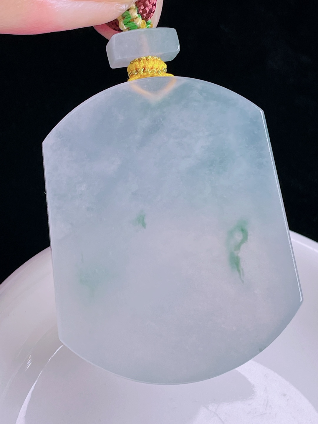 冰绿无事牌，老种起光，细底通透，尺寸：51.7/42.3/6mm0905