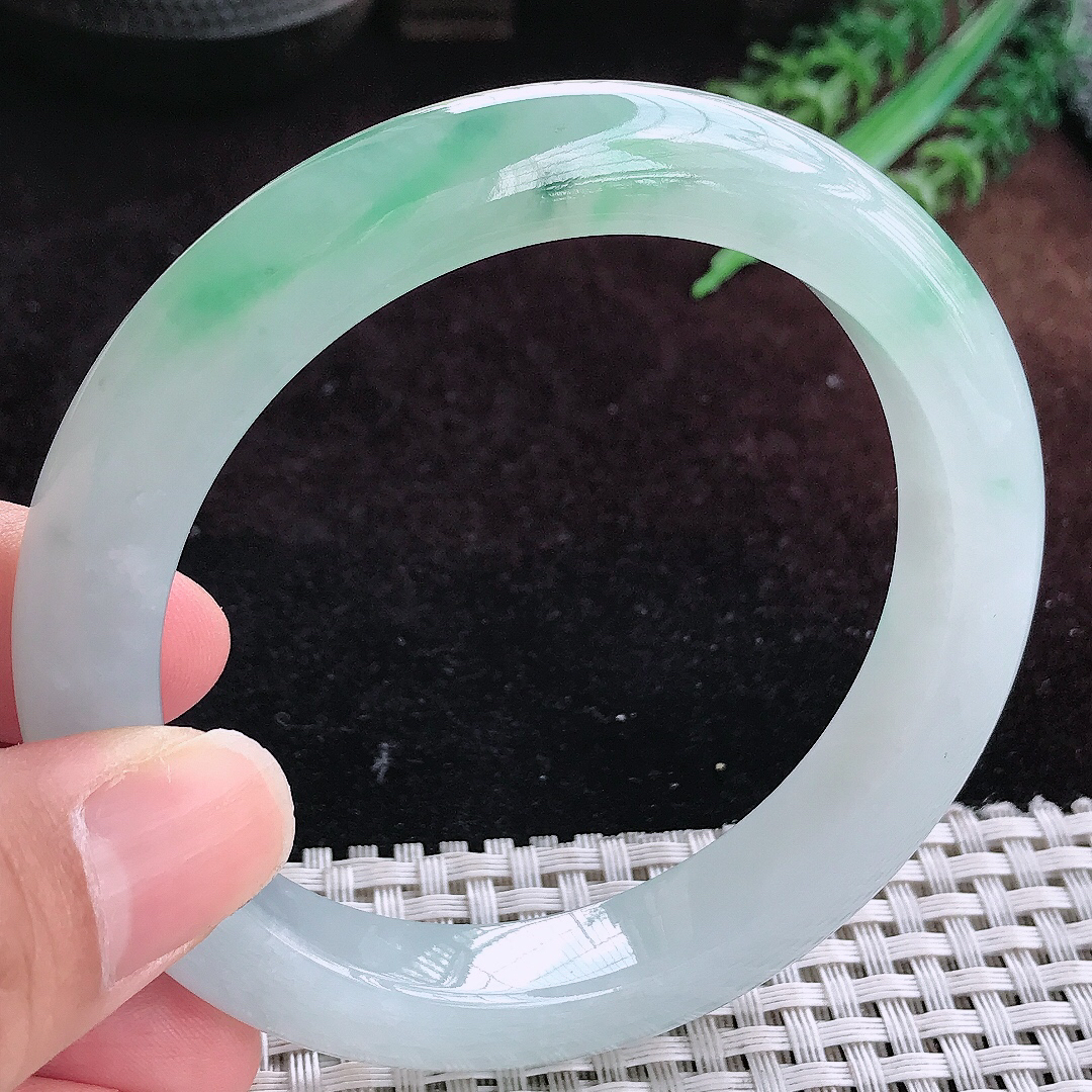 实拍A货翡翠60.5/11.5/9.5大圈口老坑冰润起胶飘绿手镯宽边玉镯平安镯