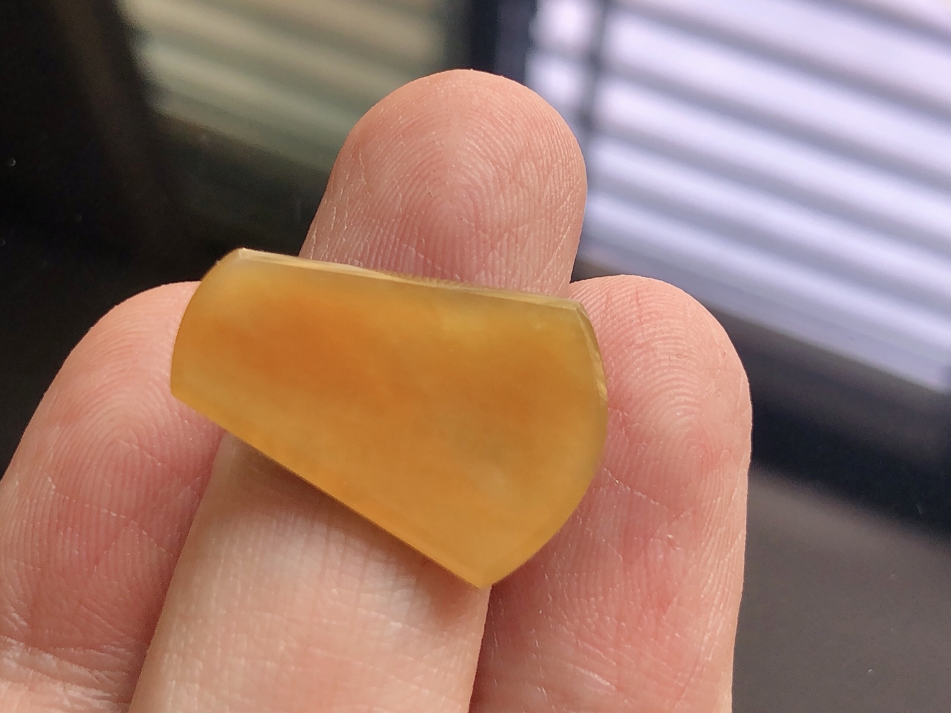 ️ 黄翡平安牌，色泽极美，通透水润，玉质细腻，夺目迷人，镶嵌效果，品相，无裂，尺寸23*16.3*2