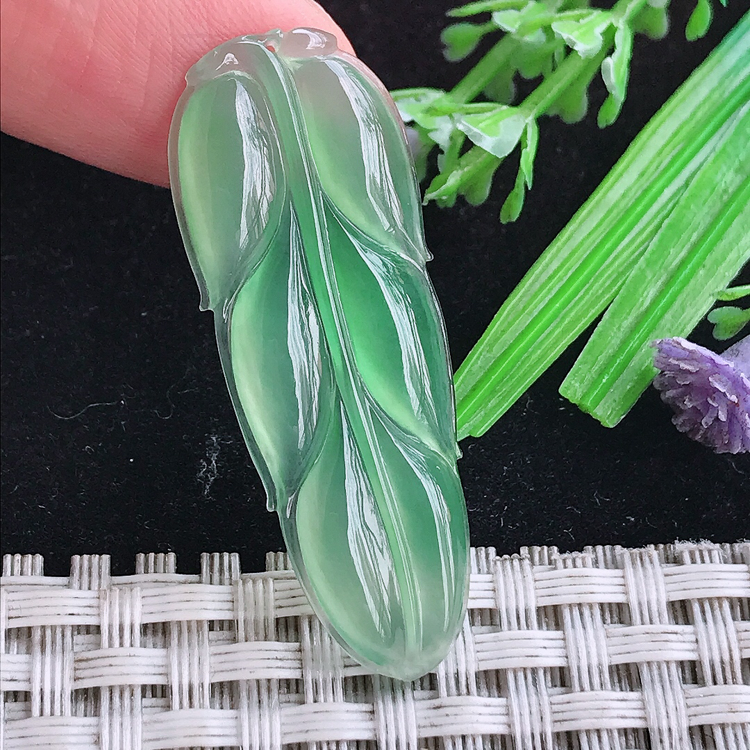实拍A货翡翠40.5/15/3.6老坑冰胶满绿冰种叶子吊坠翡翠玉坠