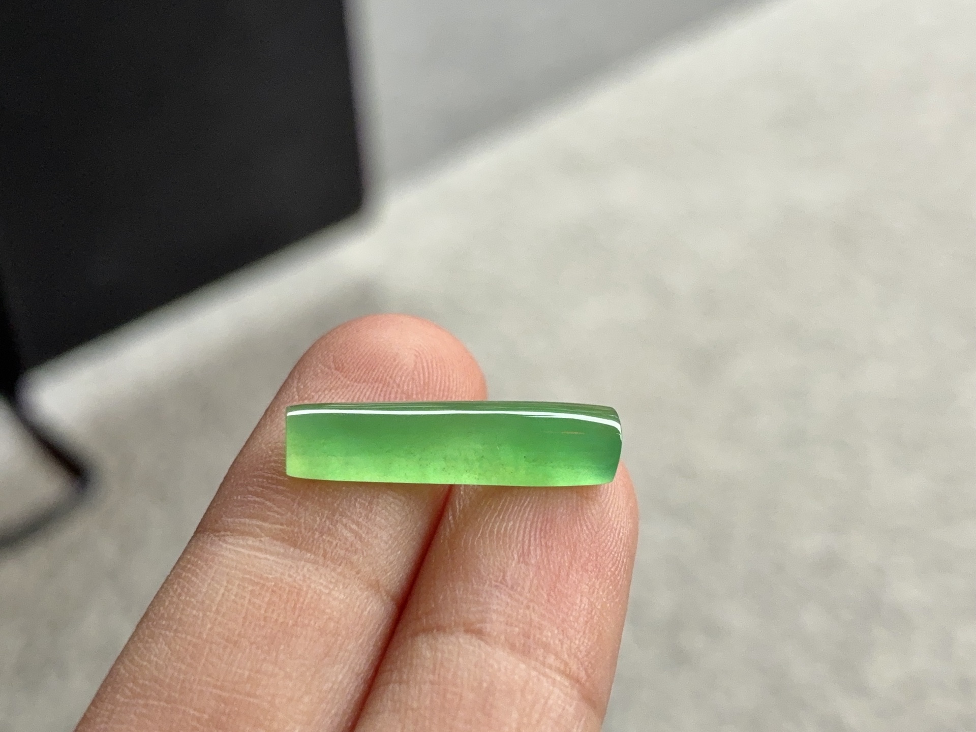 冰绿马鞍，尺寸：19.4×5.2×3.4