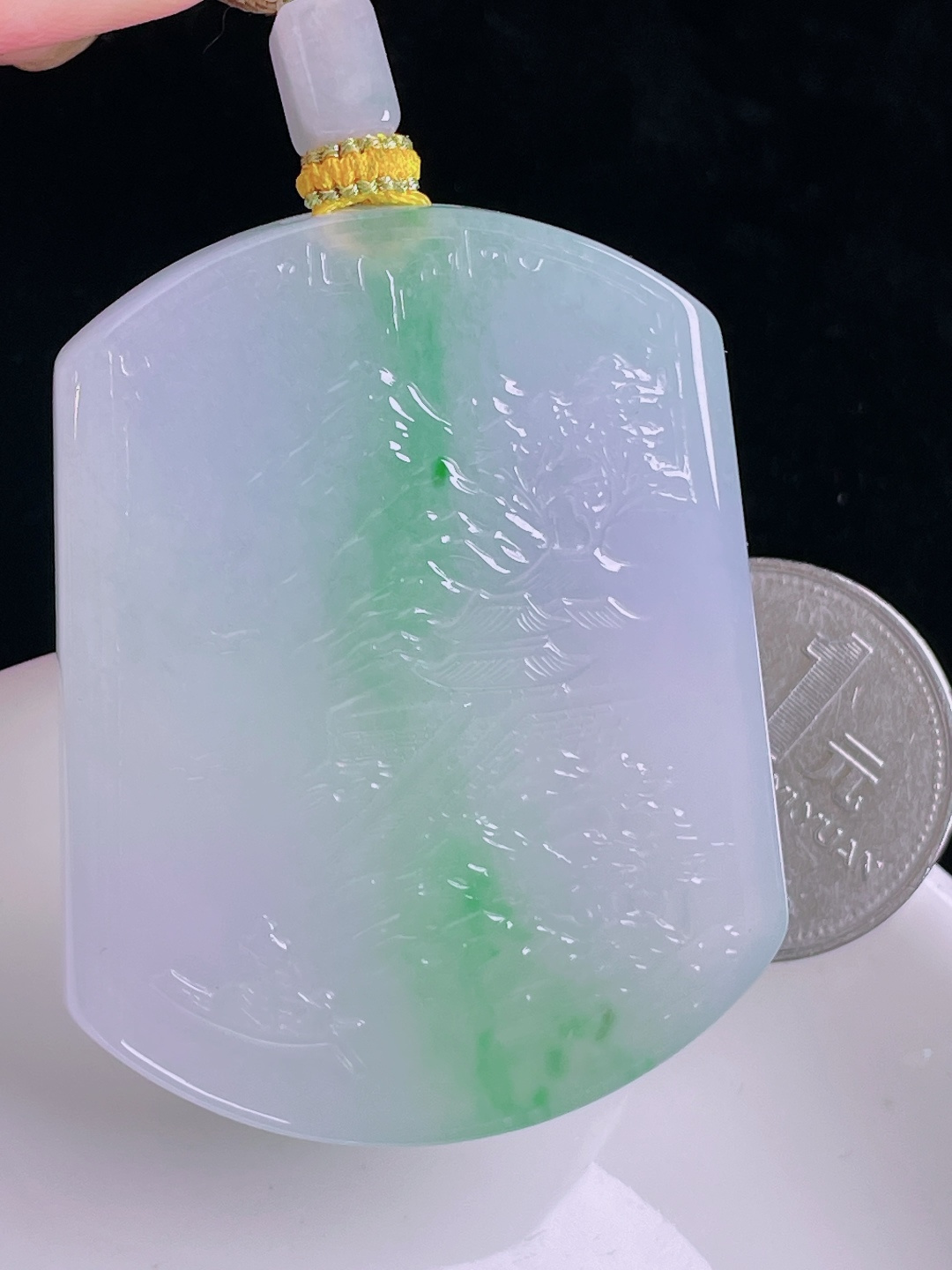 冰绿山水牌，老种起光，细底通透，尺寸：53.5/42.2/5.4mm0905
