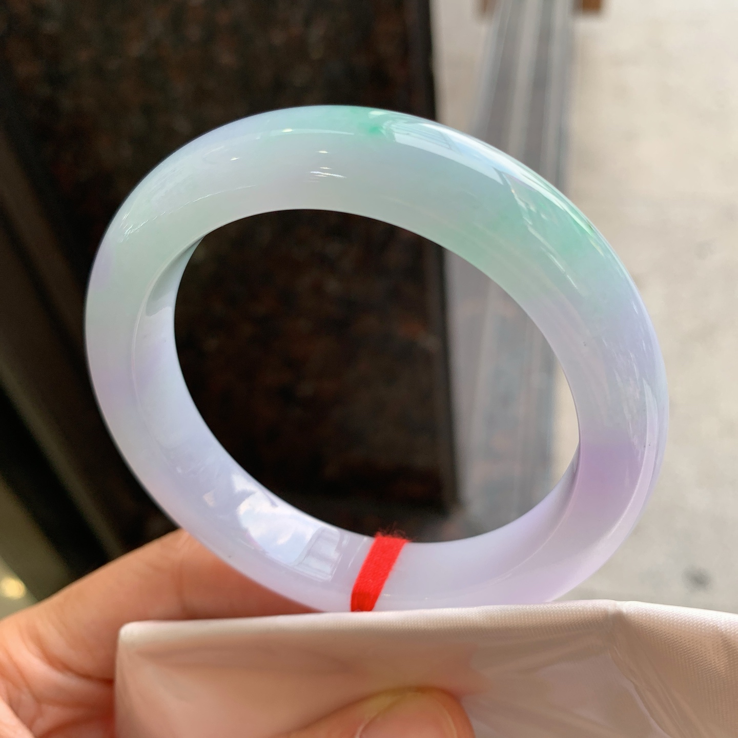 正圈春彩，无裂，细腻