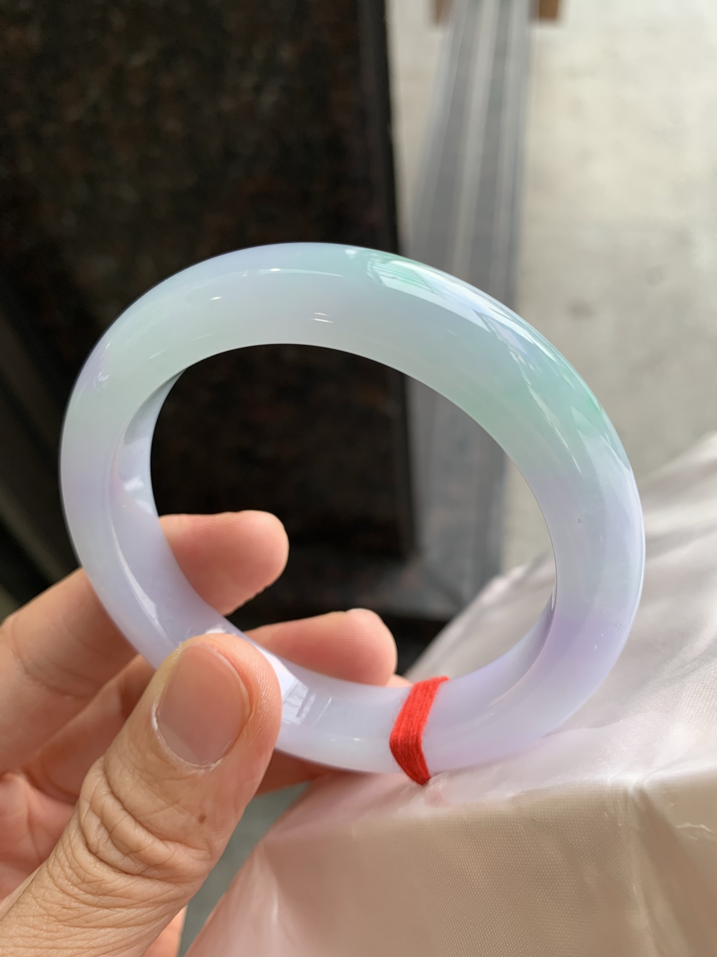 正圈春彩，无裂，细腻