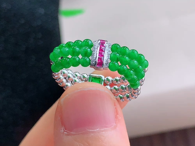 ️ 18k金伴钻绿珠戒指，尺寸取一2.3mm，圈口17，包A附证书