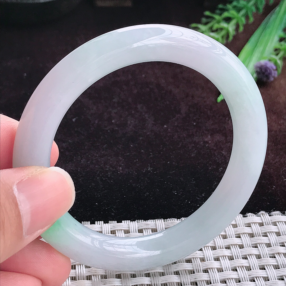 实拍A货翡翠51.5/9.2老坑冰润起胶飘阳绿圆条手镯翡翠玉镯平安镯