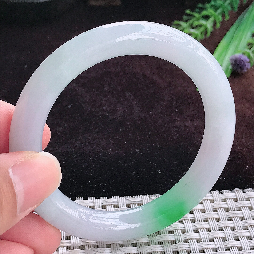 实拍A货翡翠51.5/9.2老坑冰润起胶飘阳绿圆条手镯翡翠玉镯平安镯