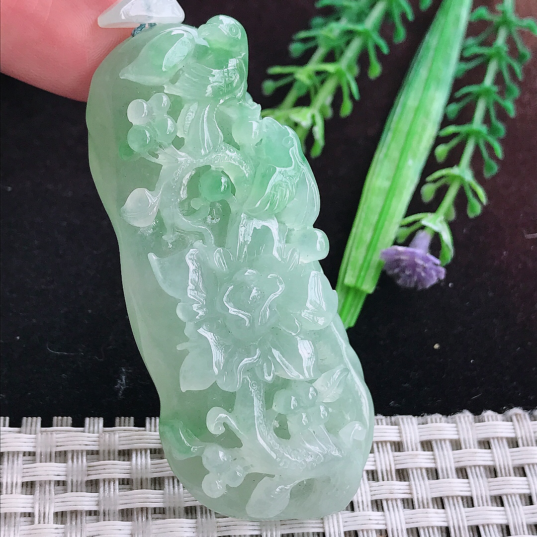 实拍A货翡翠64/28.2/12.8老坑精美冰润飘绿花开富贵花鸟牌吊坠
