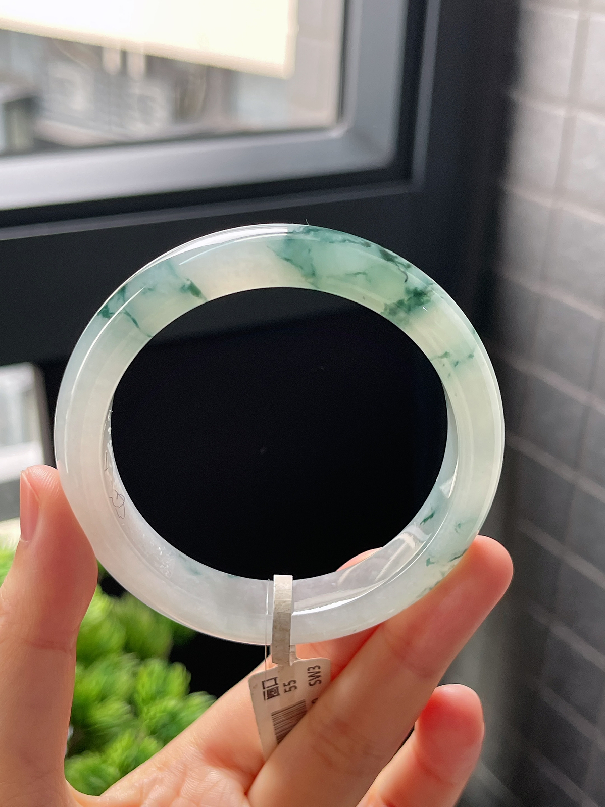 正圈55圈口，翡翠冰糯种飘绿手镯