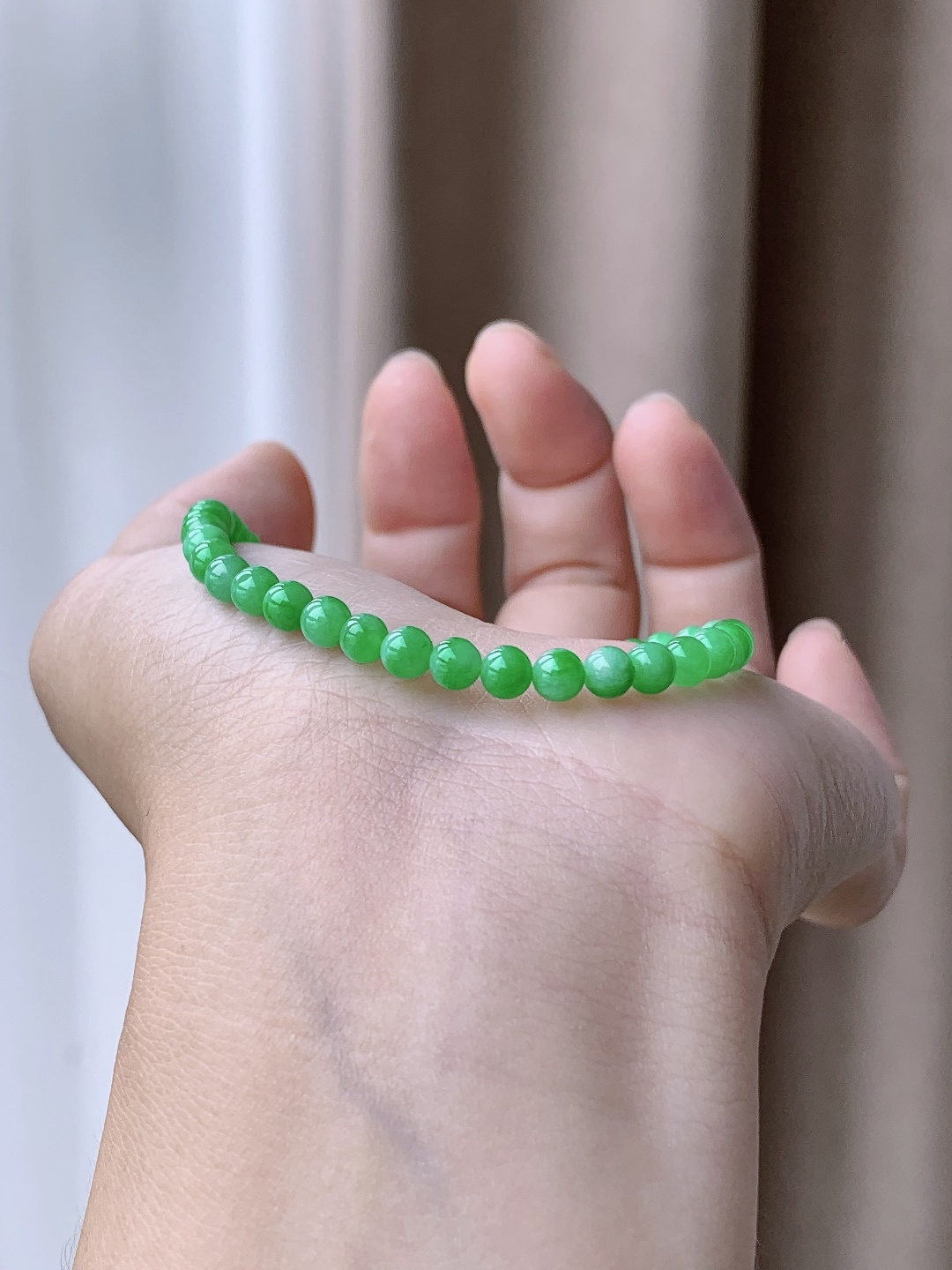 珠子冰阳绿手串圆珠珠子手串,性比高,满色满绿,尺寸4.4mm,重量6.8克