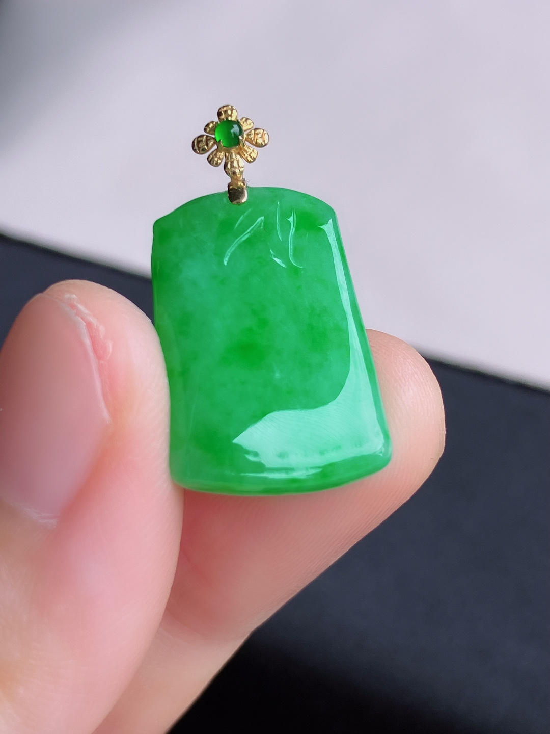 ️翠绿平安牌，简约时尚，尺寸28.8/22/15/5.3/自然光实拍