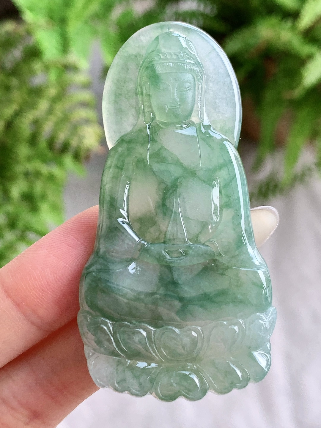 裸石冰飘绿花素衣观音大观音吊坠，说明缅料性比高厚装飘花，尺寸68.6-35.8-6，重量30克，不议