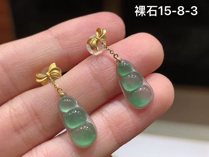 18K 冰晴福豆耳坠,无裂,尺寸，15-8-3
