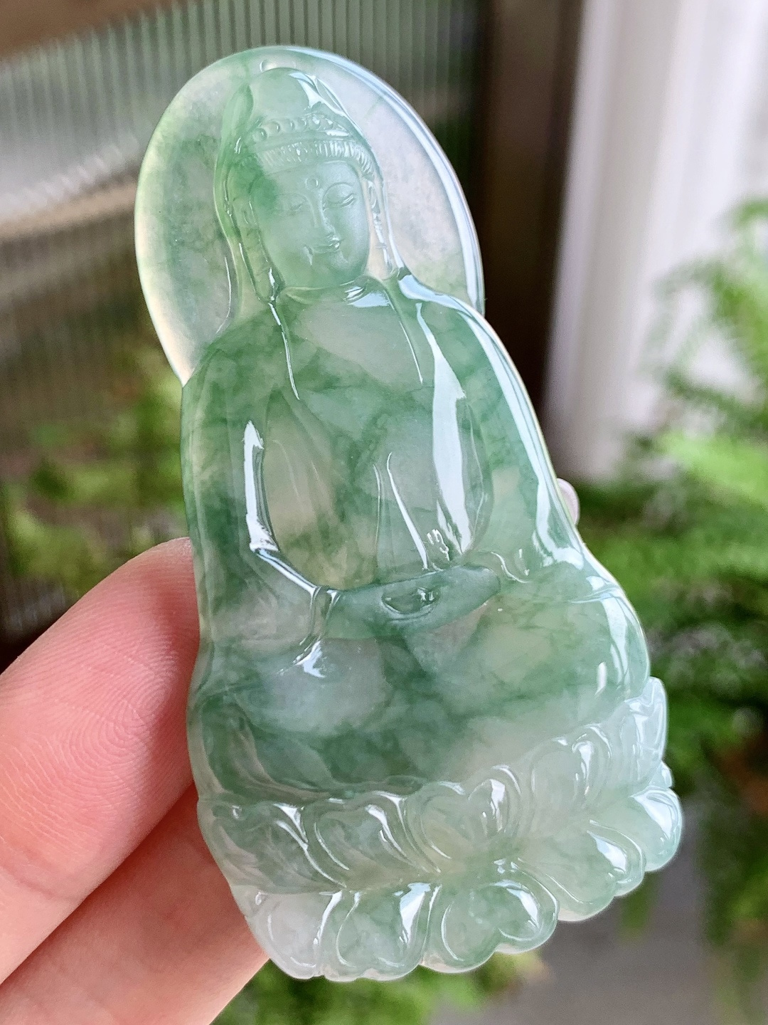 裸石冰飘绿花素衣观音大观音吊坠，说明缅料性比高厚装飘花，尺寸68.6-35.8-6，重量30克，不议
