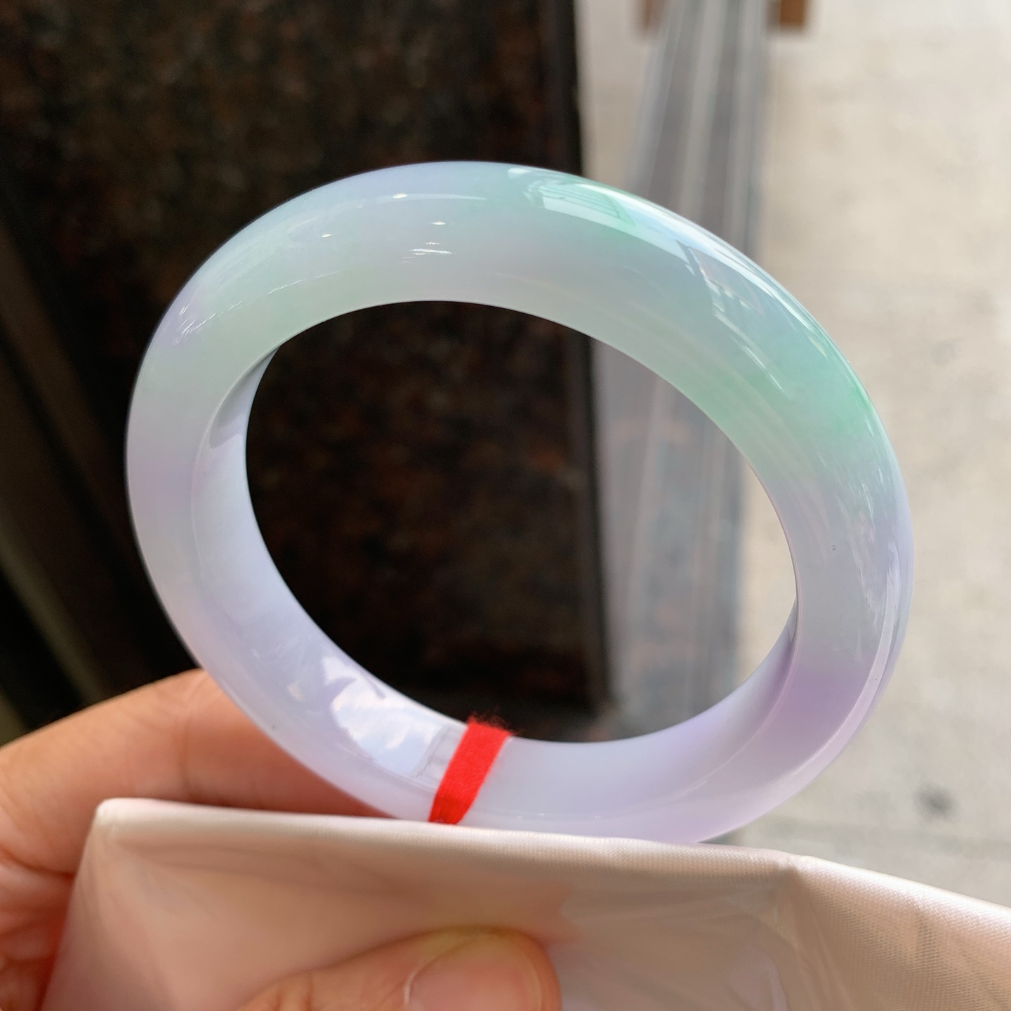 正圈春彩，无裂，细腻