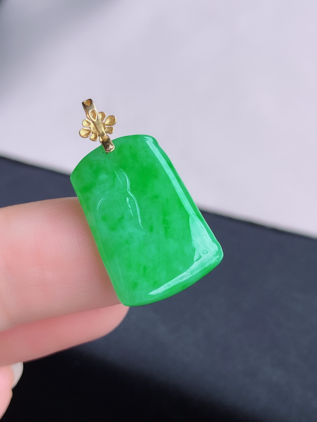️翠绿平安牌，简约时尚，尺寸28.8/22/15/5.3/自然光实拍