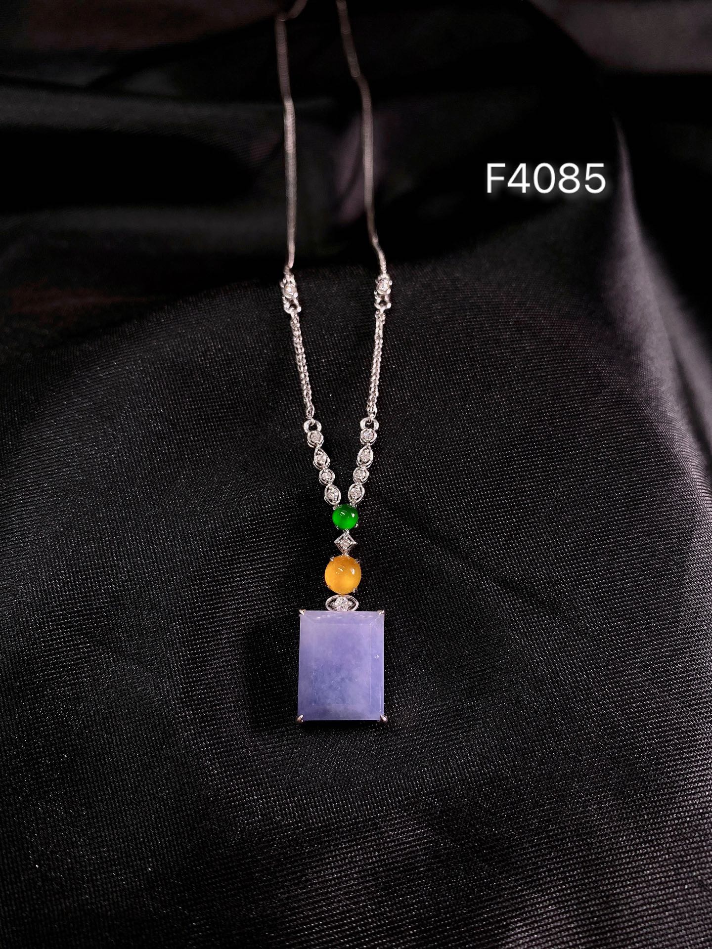 18k无事牌锁骨链,F4085