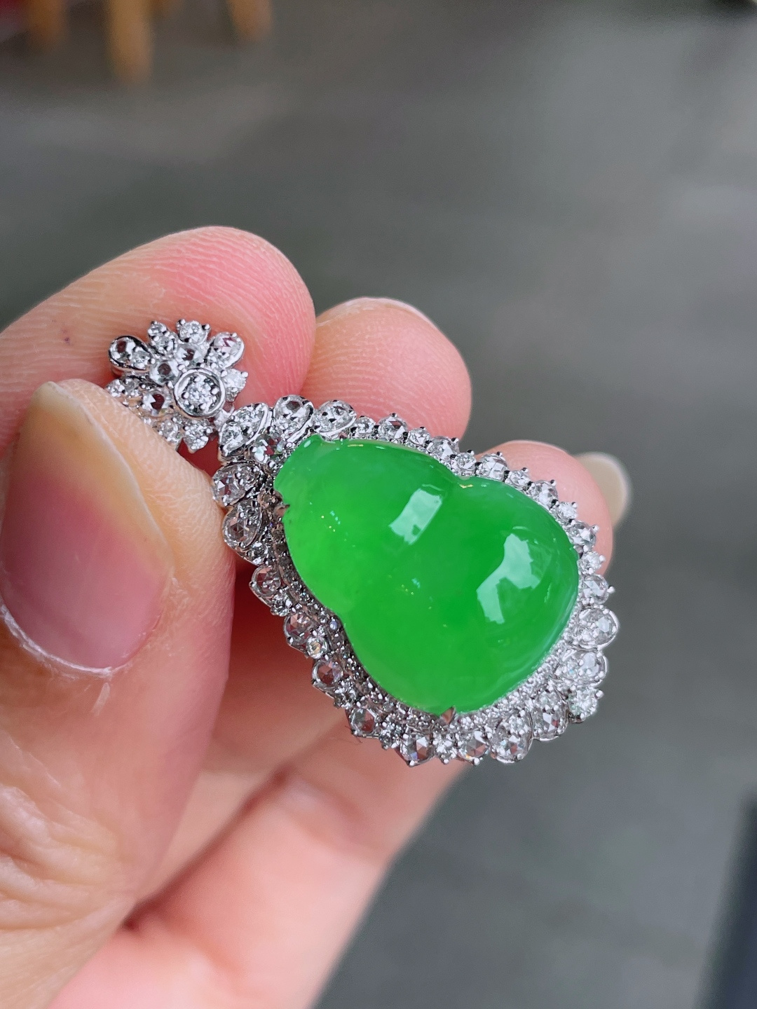 高冰绿葫芦吊坠，晶莹剔透，新颖时尚，品相，7.5-13.5