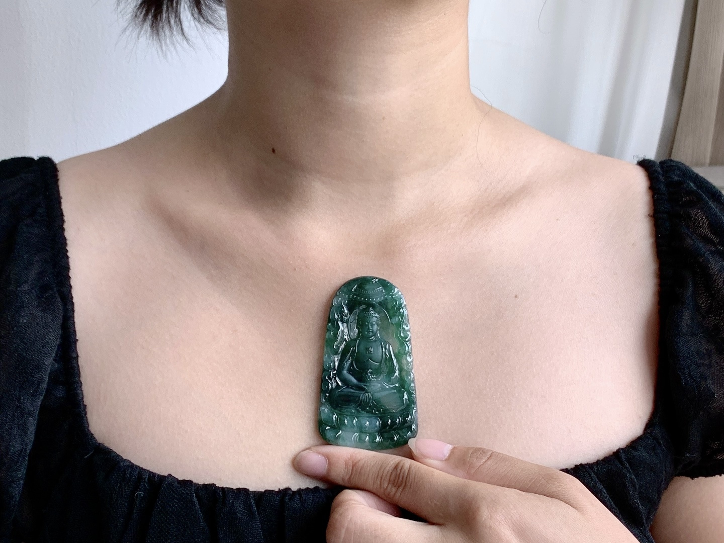 糯冰飘花大日如来牌吊坠,缅料 性比高,尺寸67.7-39-5.8,重量36克