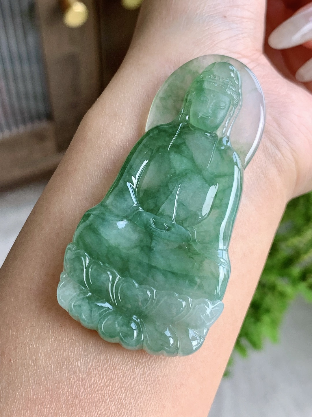 裸石冰飘绿花素衣观音大观音吊坠，说明缅料性比高厚装飘花，尺寸68.6-35.8-6，重量30克，不议